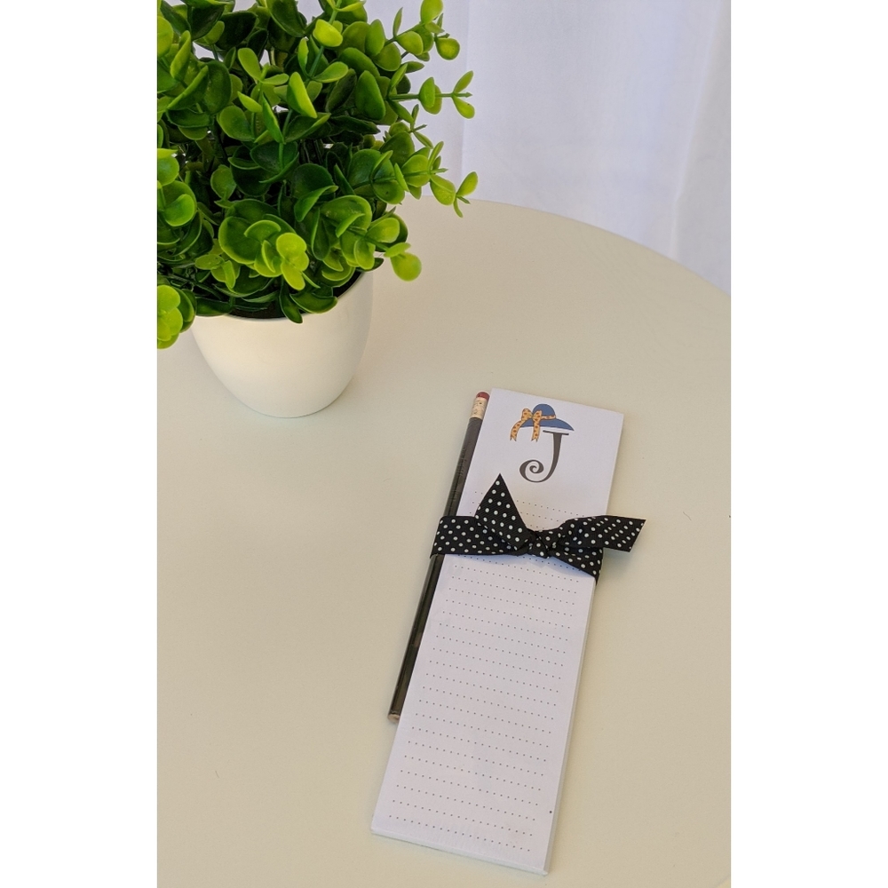 NWOT - CHIC CHAT - Initial J - Pencil Pad